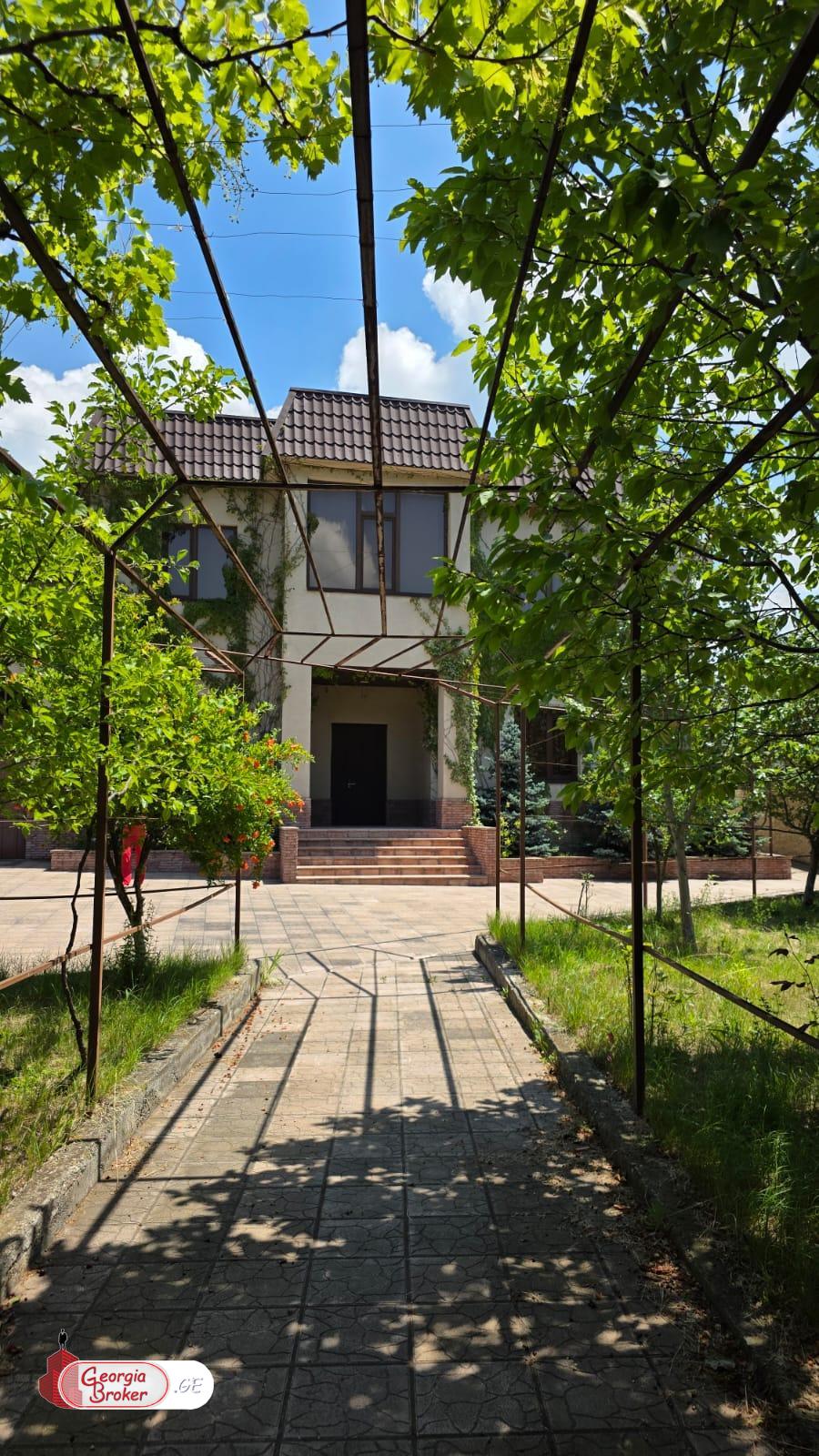 продается Гостиница с новым ремонтом 14-комнат